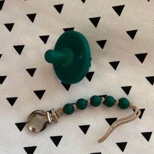 Itzy Ritzy pat and clip